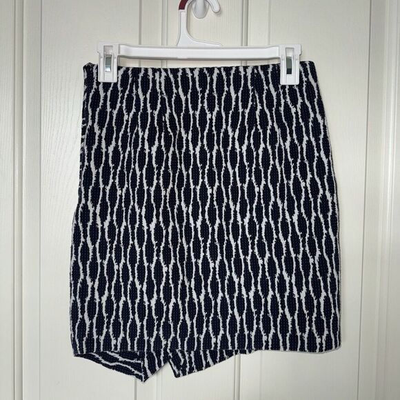 Ann Taylor Loft Women's Tulip Mini Skirt XS Navy White Geometric Pattern Casual - Picture 2 of 8